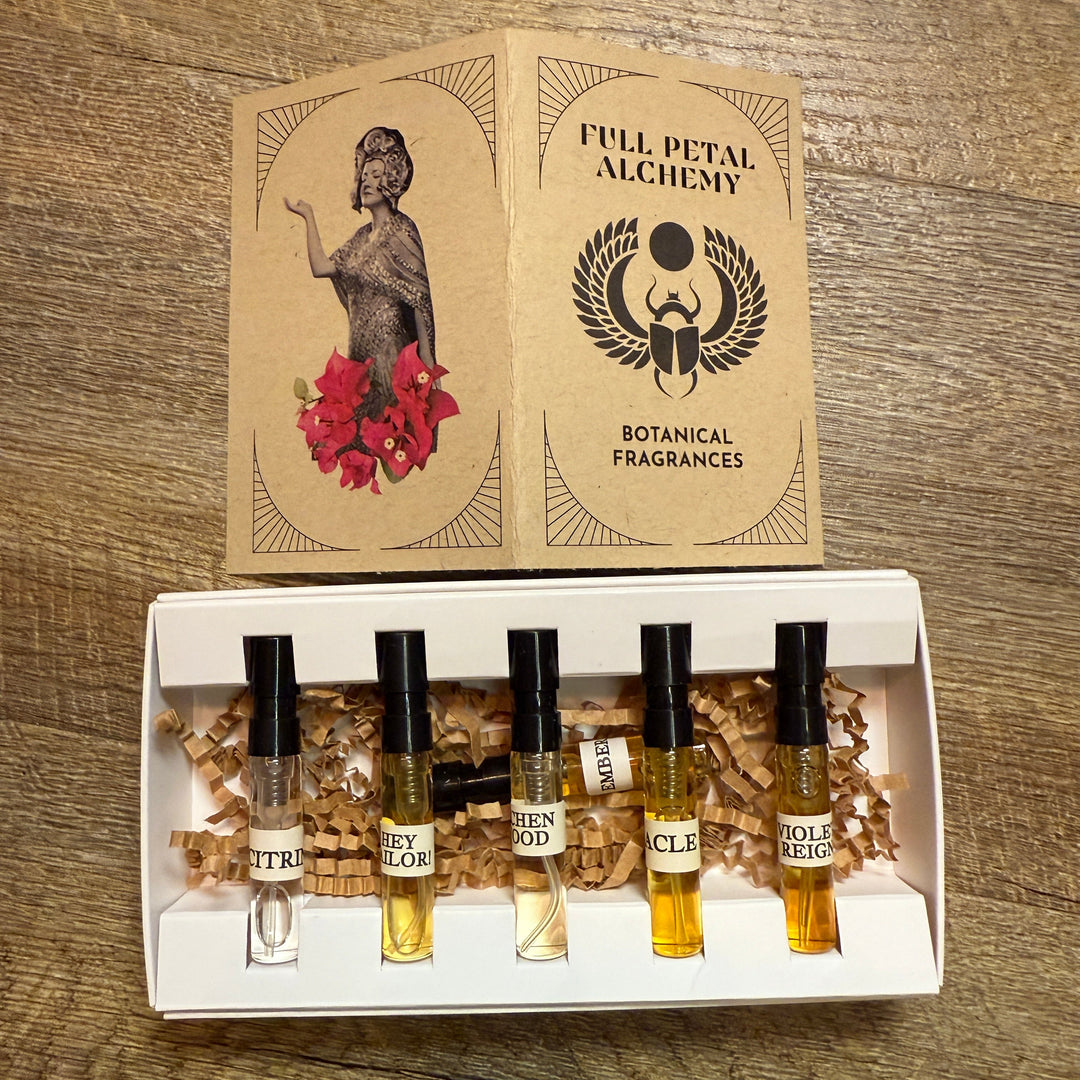 Photo of Discovery Set with six 2ml bottles of fragrances and a pamphlet